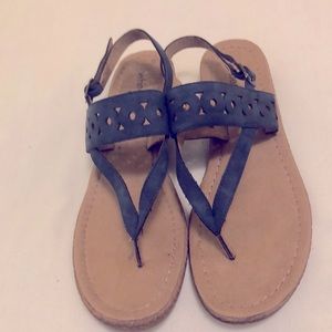 White Mt. Sandals -Size 9. Blue tops & tan soles - #093